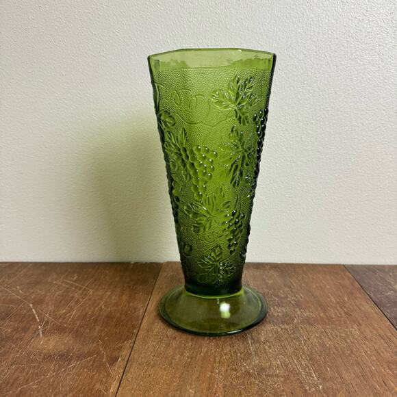 Vintage Anchor Hocking Avocado Green Grape Pattern Embossed Flower Vase‎ - Picture 4 of 9